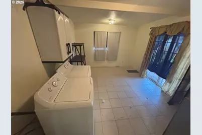 769 NE Christian St, Myrtle Creek, OR 97457 - Photo 12