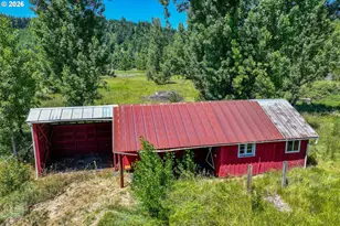39565 McKenzie Hwy, Springfield, OR 97478 - Photo 24
