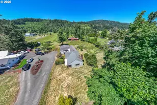 39565 McKenzie Hwy, Springfield, OR 97478 - Photo 28