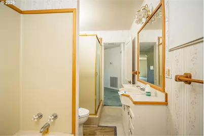 39565 McKenzie Hwy, Springfield, OR 97478 - Photo 14