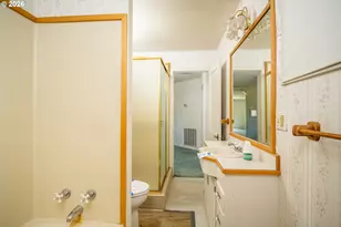 39565 McKenzie Hwy, Springfield, OR 97478 - Photo 14