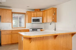 18254 SW Smokette Ln, Beaverton, OR 97003 - Photo 12