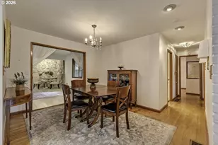 916 NE 111th Ave, Portland, OR 97220 - Photo 8