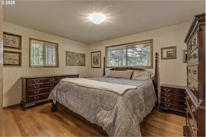 916 NE 111th Ave, Portland, OR 97220 - Photo 18