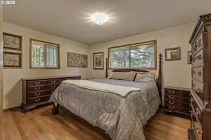 916 NE 111th Ave, Portland, OR 97220 - Photo 18