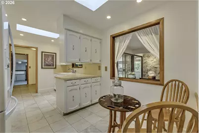 916 NE 111th Ave, Portland, OR 97220 - Photo 10