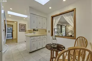 916 NE 111th Ave, Portland, OR 97220 - Photo 10