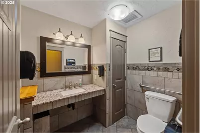 265 Central Ave, Coos Bay, OR 97420 - Photo 34