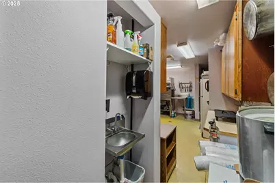 265 Central Ave, Coos Bay, OR 97420 - Photo 28