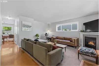 1924 SE Sherrett St, Portland, OR 97202 - Photo 2