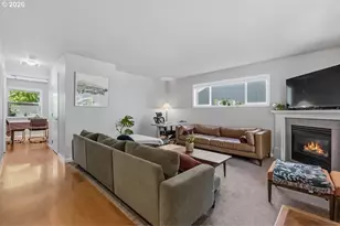 1924 SE Sherrett St, Portland, OR 97202 - Photo 2
