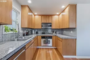 1924 SE Sherrett St, Portland, OR 97202 - Photo 6