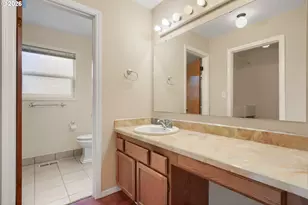 826 NE Hood St, Hillsboro, OR 97124 - Photo 16