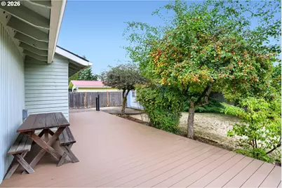 826 NE Hood St, Hillsboro, OR 97124 - Photo 24