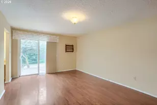 826 NE Hood St, Hillsboro, OR 97124 - Photo 14