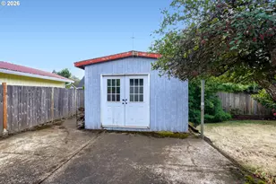 826 NE Hood St, Hillsboro, OR 97124 - Photo 26