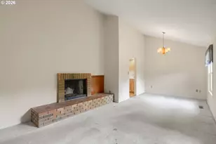 826 NE Hood St, Hillsboro, OR 97124 - Photo 4