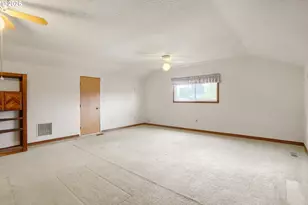 826 NE Hood St, Hillsboro, OR 97124 - Photo 22