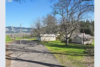 3503 Ehrck Hill Dr, Hood River, OR 97031 - Photo 6