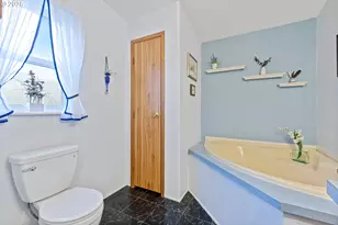 17621 NW Shady Fir Loop Loop, Beaverton, OR 97006 - Photo 14