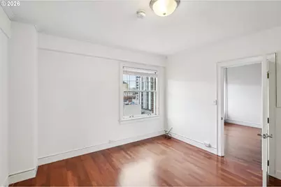 1005 SW Park Ave #703, Portland, OR 97205 - Photo 8