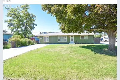 1412 T Ave, La Grande, OR 97850 - Photo 1