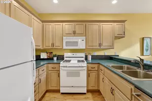 4714 SW 2nd Ct, Portland, OR 97239 - Photo 6