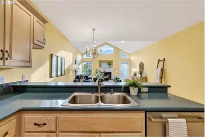 4714 SW 2nd Ct, Portland, OR 97239 - Photo 8