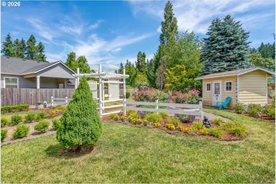 915 Madison St, Silverton, OR 97381 - Photo 40