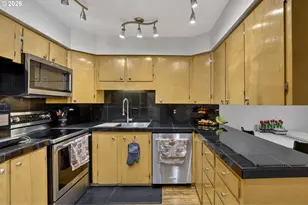 19138 Pilkington Rd, Lake Oswego, OR 97035 - Photo 10