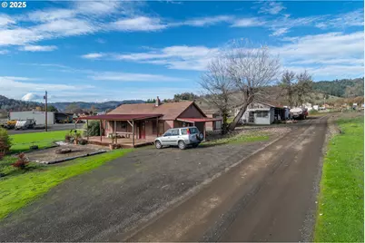168 Breezy Ln, Roseburg, OR 97470 - Photo 1
