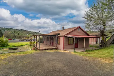 168 Breezy Ln, Roseburg, OR 97470 - Photo 1