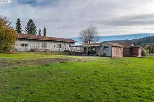 168 Breezy Ln, Roseburg, OR 97470 - Photo 10