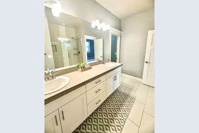 20637 SE Cougar Peak Dr, Bend, OR 97702 - Photo 14