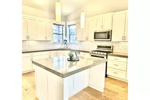 20637 SE Cougar Peak Dr, Bend, OR 97702 - Photo 2