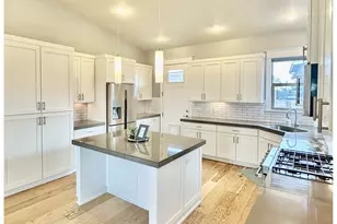20637 SE Cougar Peak Dr, Bend, OR 97702 - Photo 4