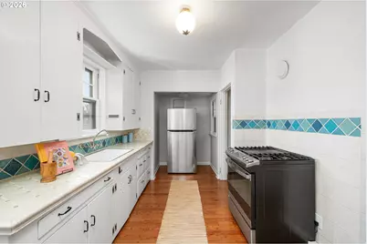 4542 NE 27th Ave, Portland, OR 97211 - Photo 8