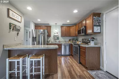 277 E 13th St, Lafayette, OR 97127 - Photo 10