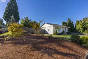 277 E 13th St, Lafayette, OR 97127 - Photo 2