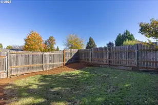 277 E 13th St, Lafayette, OR 97127 - Photo 32