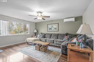 277 E 13th St, Lafayette, OR 97127 - Photo 6