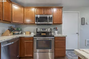 277 E 13th St, Lafayette, OR 97127 - Photo 14