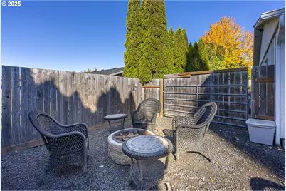 277 E 13th St, Lafayette, OR 97127 - Photo 28