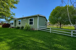 69208 Chadwick Ln, Cove, OR 97824 - Photo 2