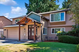 39340 Glover Ct, Sandy, OR 97055 - Photo 2