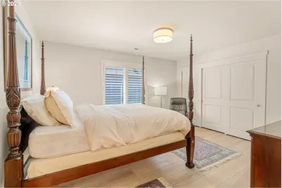 8914 SW Taylors Ferry Rd, Portland, OR 97223 - Photo 36