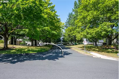 361 NE Village Squire Ave, Gresham, OR 97030 - Photo 32