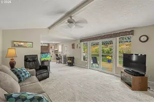19609 NE Marine Dr, Portland, OR 97230 - Photo 8