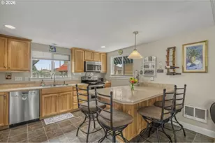 19609 NE Marine Dr, Portland, OR 97230 - Photo 10