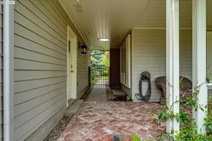 410 Dartmoor Dr, Eugene, OR 97401 - Photo 34